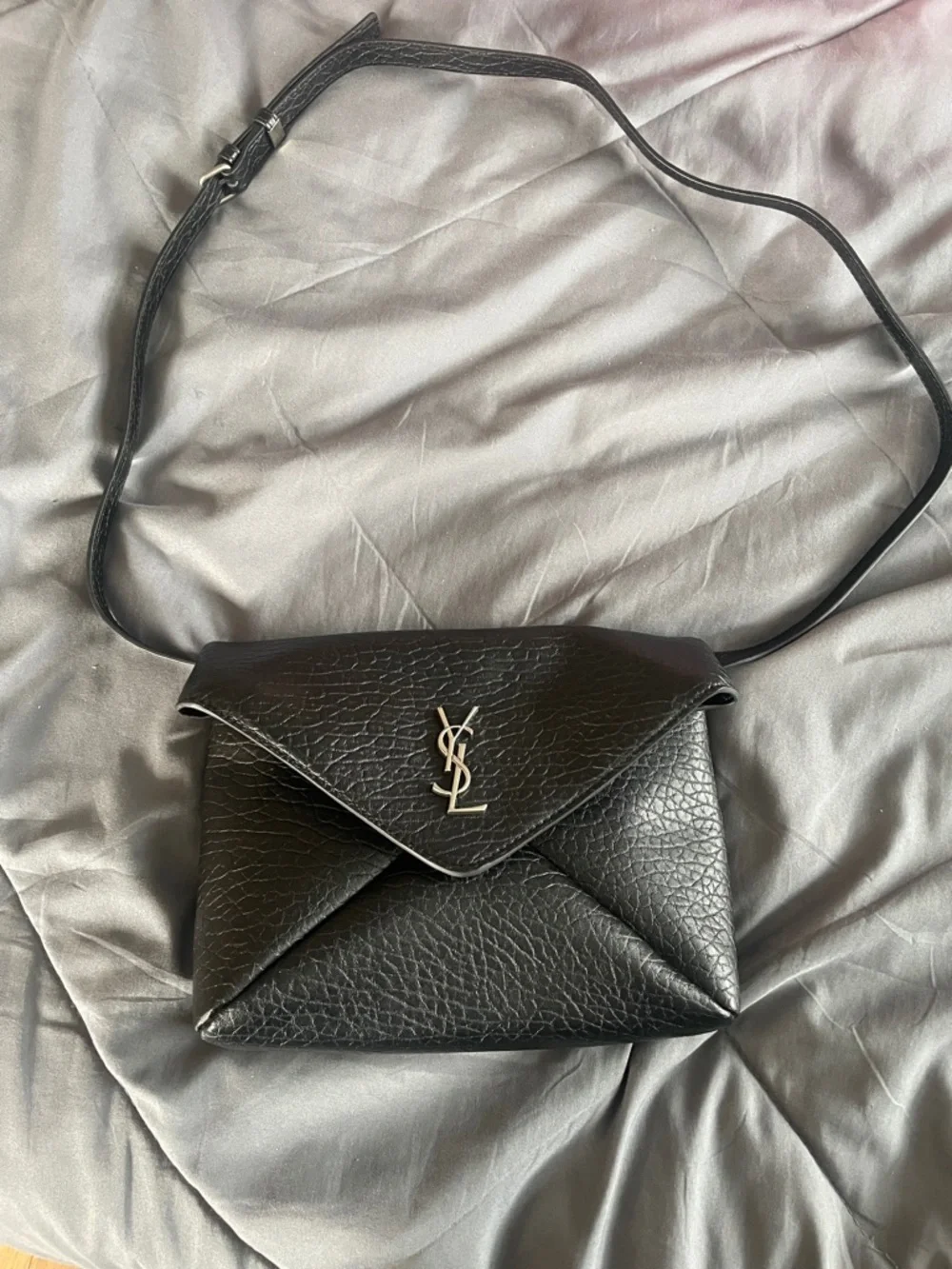 Black leather envelope bag - Picture 1 of 2